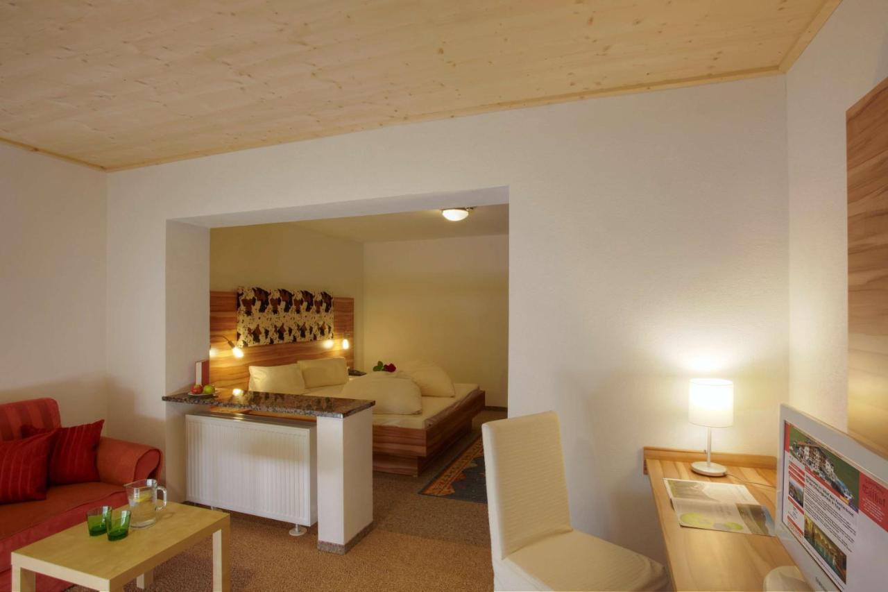 Hotel Talhof Garni&More In Waengle Bei 로이테 외부 사진